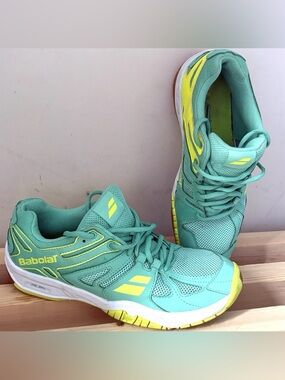 Babolat Shadow Spirit Team Badminton Shoes Wmns Size 10 Squash Pickleball Green
